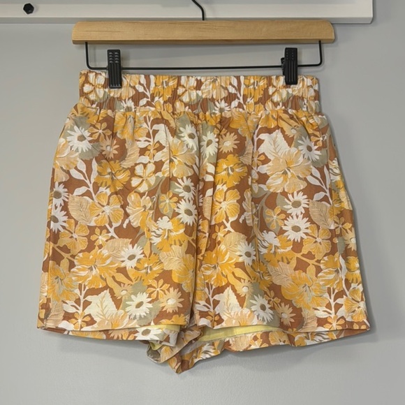 Charlie Holiday Floral Women's Shorts - Picture 1 of 8